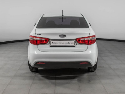 Kia Rio 1.4 AT (107 л. с.)