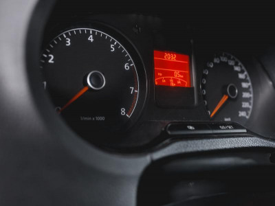 Volkswagen Polo 1.6 Tiptronic (105 л. с.)