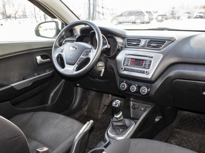 Kia Rio 1.4 MT (107 л. с.)