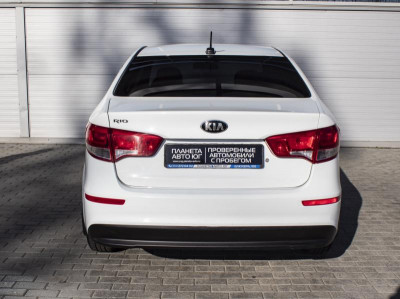 Kia Rio 1.4 MT (107 л. с.)