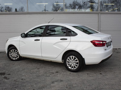 LADA Vesta 1.6 AMT (106 л. с.)