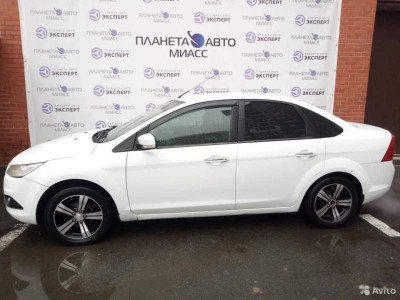 Ford Focus 1.6 MT (101 л. с.)