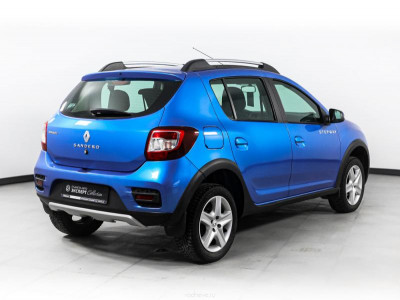 Renault Sandero Stepway 1.6 MT (102 л. с.)