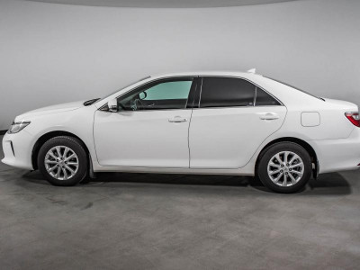 Toyota Camry 2.5 AT (181 л. с.)