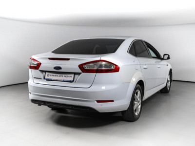 Ford Mondeo 2.0 Duratec MT (145 л. с.)
