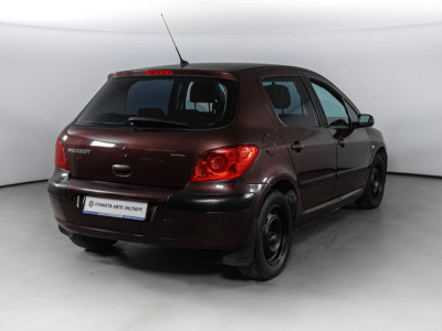 Peugeot 307 1.6 MT (110 л. с.)