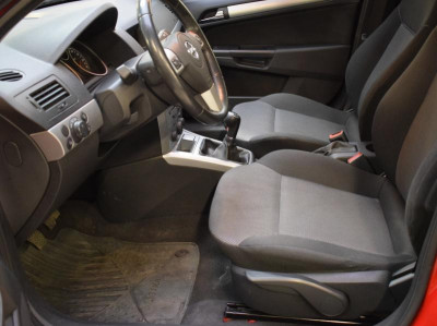Opel Astra 1.6 MT (115 л. с.)