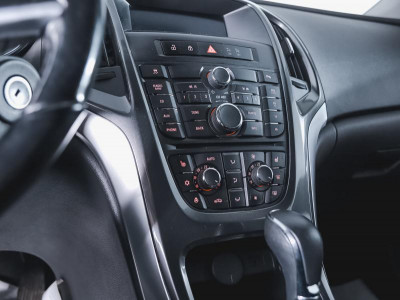 Opel Astra 1.6 Turbo AT (180 л. с.)