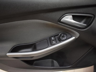 Ford Focus 1.6 MT (105 л. с.)