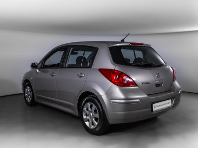 Nissan Tiida 1.6 AT (110 л. с.)