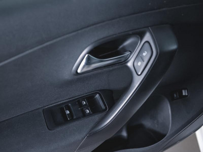 Volkswagen Polo 1.6 MT (85 л. с.)