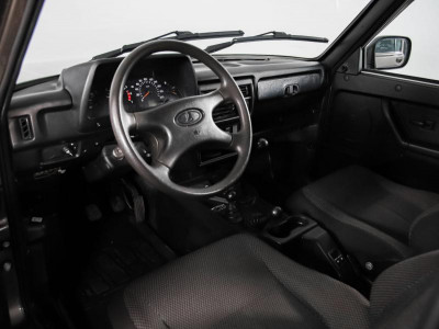 LADA 4x4 Urban 5 дв. 1.7 MT 8 кл. (83 л. с.)