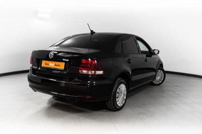 Volkswagen Polo 1.6 MPI MT (110 л. с.)