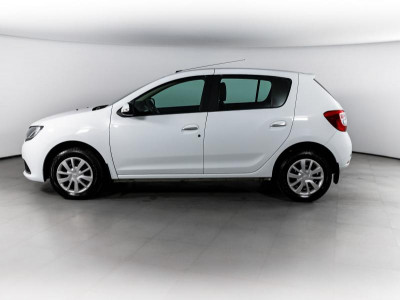 Renault Sandero 1.6 AT (102 л. с.)