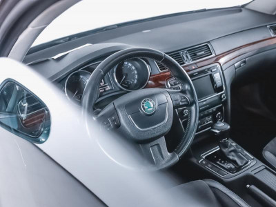 ŠKODA Superb 3.6 FSI V6 4x4 DSG (260 л. с.)