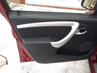 Renault Sandero 1.6 MT (84 л. с.)