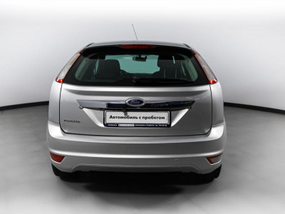 Ford Focus 1.6 MT (101 л. с.)