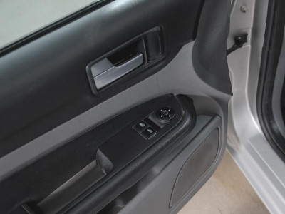Ford Focus 1.6 MT (101 л. с.)