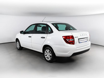 LADA Новая Granta седан 1.6 AMT 16кл (106 л. с.)