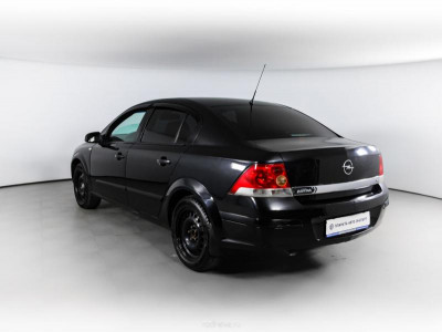 Opel Astra 1.6 Easytronic (115 л. с.)