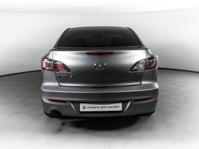 Mazda 3 1.6 MT (105 л. с.)