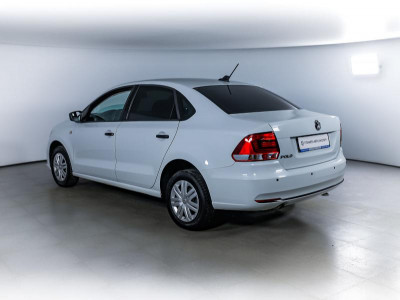 Volkswagen Polo 1.6 MPI MT (90 л. с.)