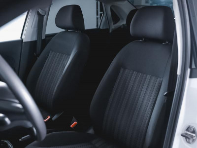 Volkswagen Polo 1.6 MPI MT (90 л. с.)