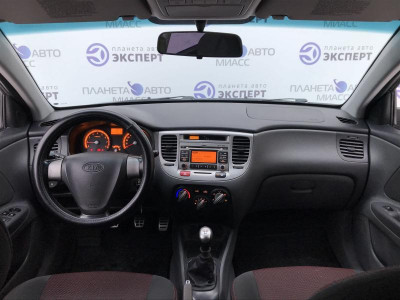 Kia Rio 1.4 MT (97 л. с.)