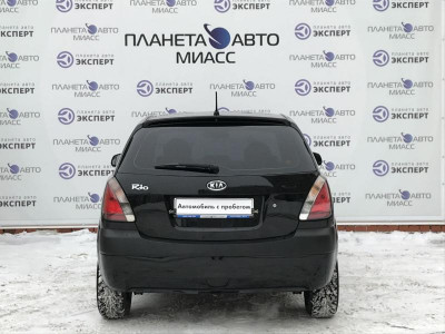 Kia Rio 1.4 MT (97 л. с.)