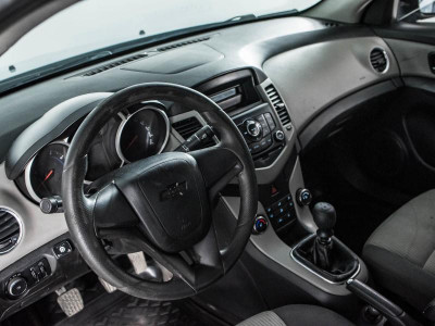 Chevrolet Cruze 1.6 MT (113 л.с.)