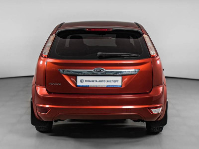 Ford Focus 1.6 MT (101 л. с.)