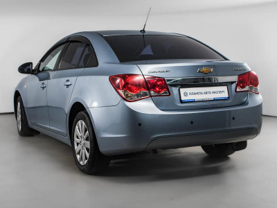 Chevrolet Cruze 1.8 MT (141 л. с.)