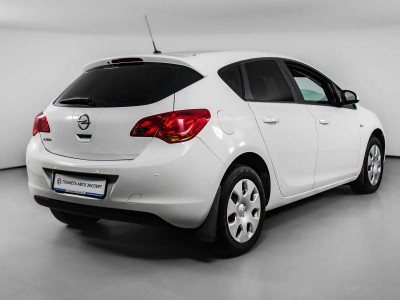 Opel Astra 1.6 AT (115 л. с.)