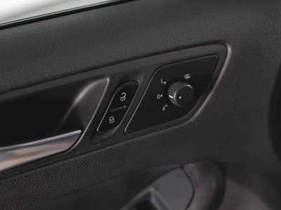 Volkswagen Jetta 1.6 MT (105 л. с.)