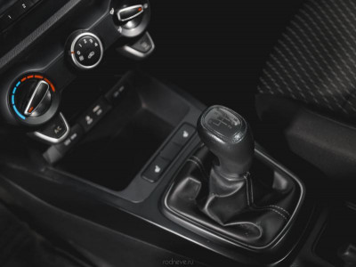 Kia Rio 1.4 MT (100 л. с.)
