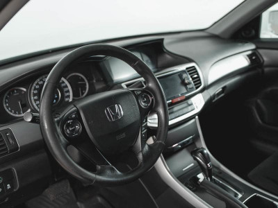 Honda Accord 2.4 AT (180 л. с.)
