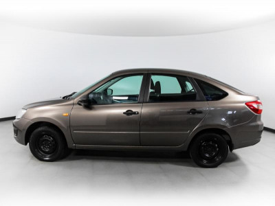 LADA Granta лифтбек 1.6 8кл MT (87 л. с.)