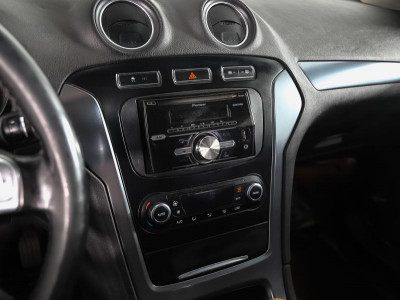 Ford Mondeo 2.0 Duratec MT (145 л. с.)