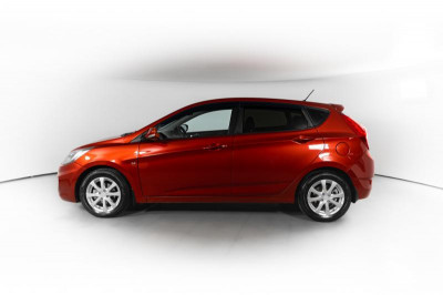 Hyundai Solaris 1.6 AT (123 л. с.)