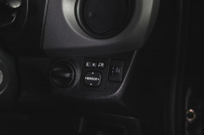 Toyota Vitz 1.3 CVT (94 л. с.)
