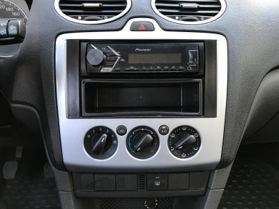 Ford Focus 1.8 MT (125 л. с.)