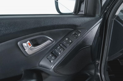 Hyundai ix35 2.0 MT 2WD (150 л. с.)