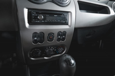 Renault Sandero 1.6 MT (84 л. с.)