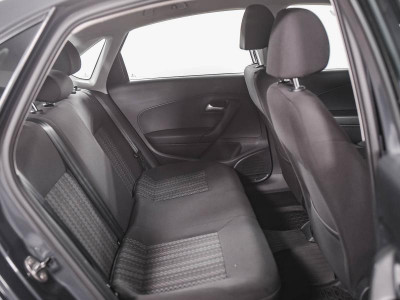 Volkswagen Polo 1.6 MPI MT (110 л. с.)