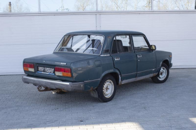 LADA 2107 1.6 MT (75 л. с.)