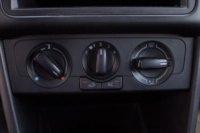 Volkswagen Polo 1.6 MT (105 л. с.)