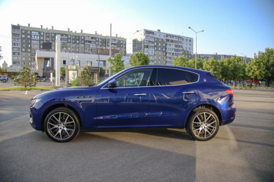Maserati Levante 3.0 V6 AT (350 л.с.)