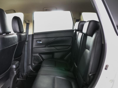 Mitsubishi Outlander 2.4 CVT 4WD (167 л.с.)