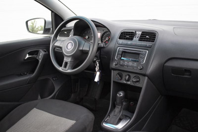 Volkswagen Polo 1.6 Tiptronic (105 л. с.)