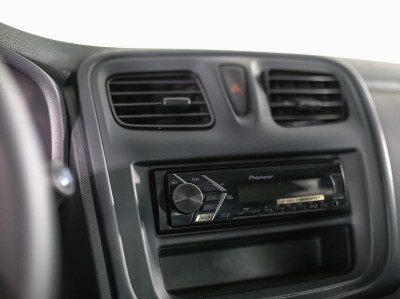 Renault Logan 1.6 MT (82 л. с.)